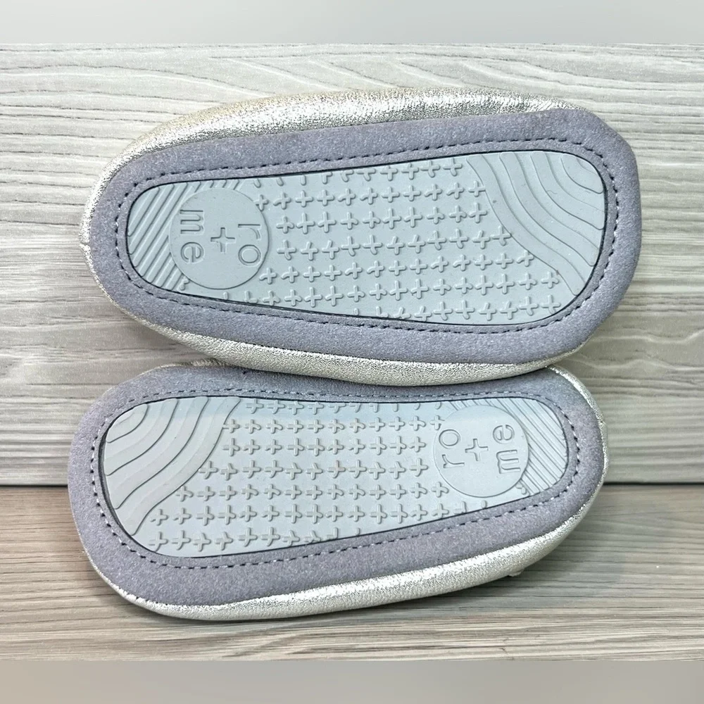 Ro + Me by Robeez‎ Baby Girl Silver Glitter Mary Jane Shoes Size 6-12 Months NIB
